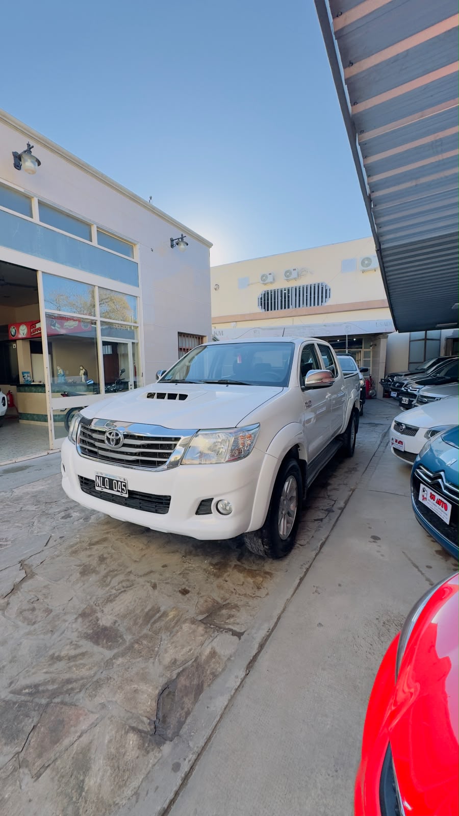 TOYOTA HILUX